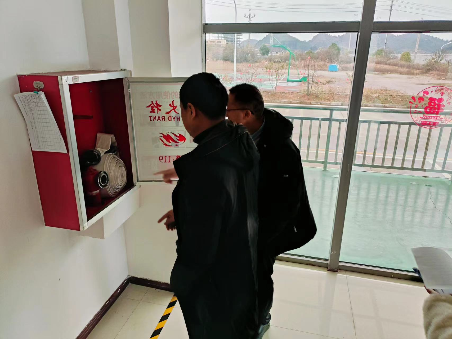 黔藥控股黔東南(nán)有限公司開展節前安全大(dà)檢查